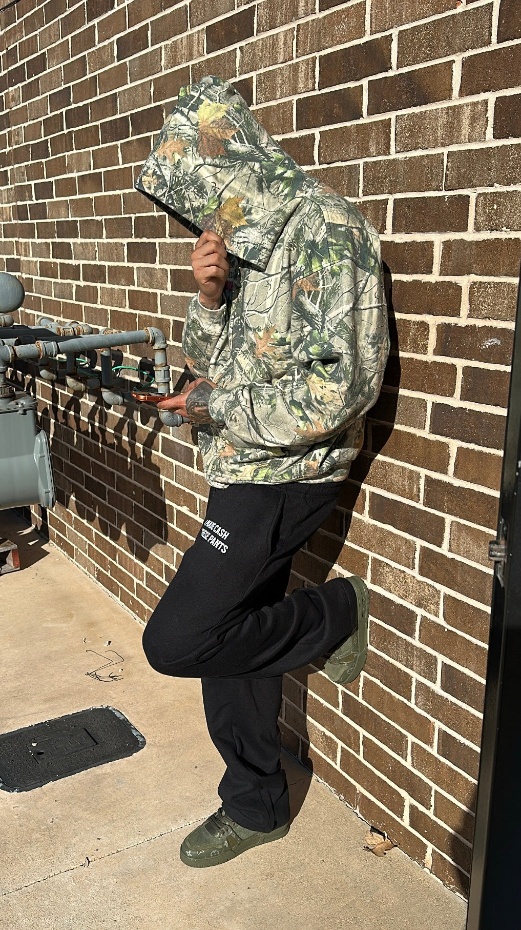 CAMO PULLOVER HOODIE